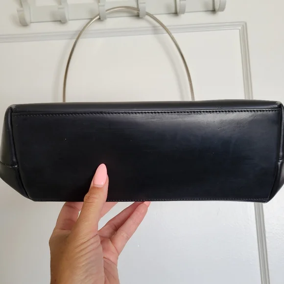 Gucci Leather Handbag - Picture 6 of 15